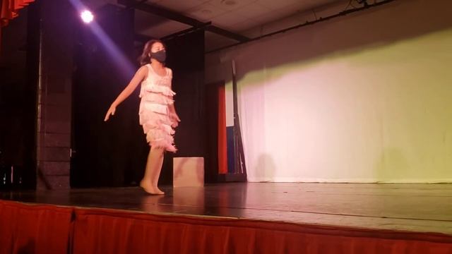 Malia J. Francis (Gimme Gimme) Thoroughly Modern Millie Junior смотреть онлайн