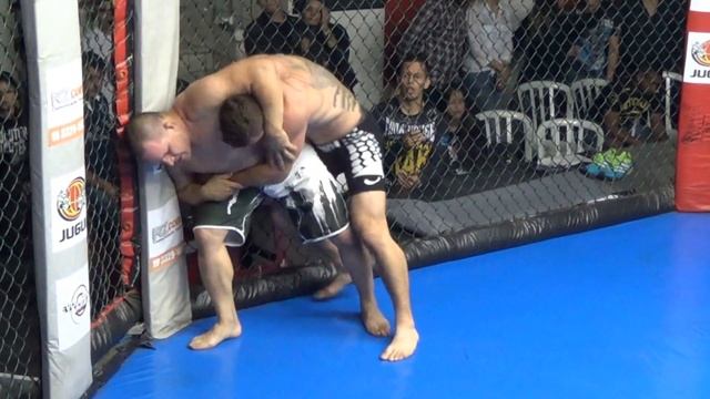 Evolution Of Fighters 15º GUSTAVO ERAK X RODRIGO MENDES смотреть онлайн