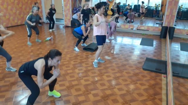 ФУНКЦИОНАЛЬНЫЙ ТРЕНИНГ ЦЕЛАЯ ТРЕНИРОВКА / FUNCTIONAL TRAINING / ГРУППОВАЯ ТРЕНИРОВКА смотреть онлайн