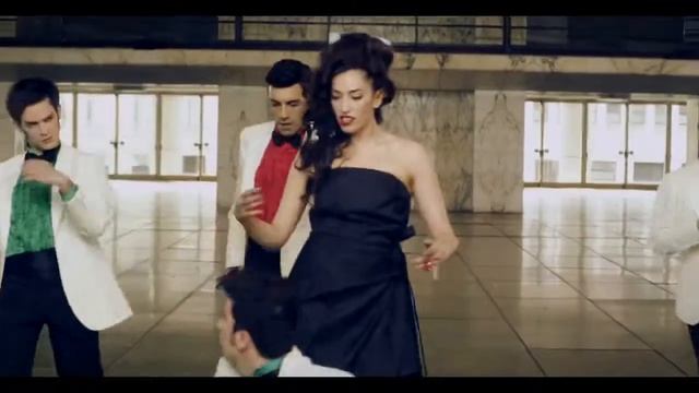 Nina Zilli L'Amore E' Femmina смотреть онлайн