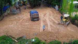 Строительство, новый объект, засыпка болота во дворе