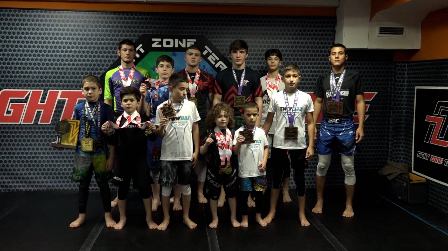 Спортсмены КБР успешно выступили сразу на двух турнирах по-бразильскому джиу-джитсу смотреть онлайн