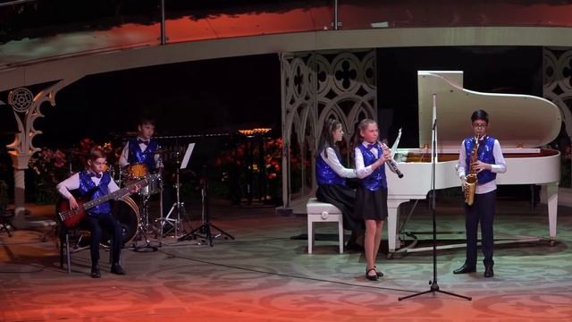 Jazz Cantina_В. Королев Русская плясовая (Геликон-Опера 2019 г.) смотреть онлайн