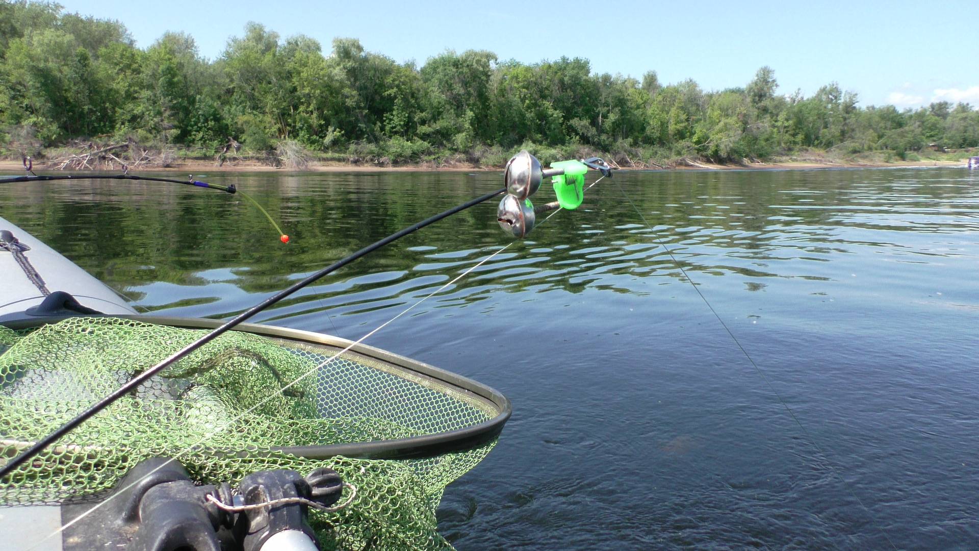 С этой кашей всегда будешь с рыбой. Рыбалка на Волге смотреть онлайн