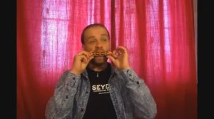 Как играть на губной гармошке_ одиночный звук, попадание в одно отверстие. Б. Плотников