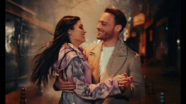 После Ханде еще один ход пришел от Керема Бюрсина! смотреть онлайн