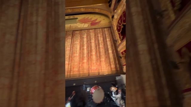 #большойтеатр вид с галерки, оркестровой ямы ну и конечно из партера. Монументально и торжественно смотреть онлайн