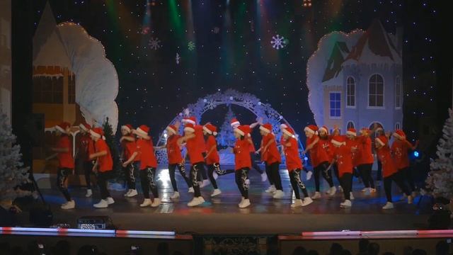 Сhristmas hip hop dance. New Year dance perfomans Alfa Pride 2017 смотреть онлайн