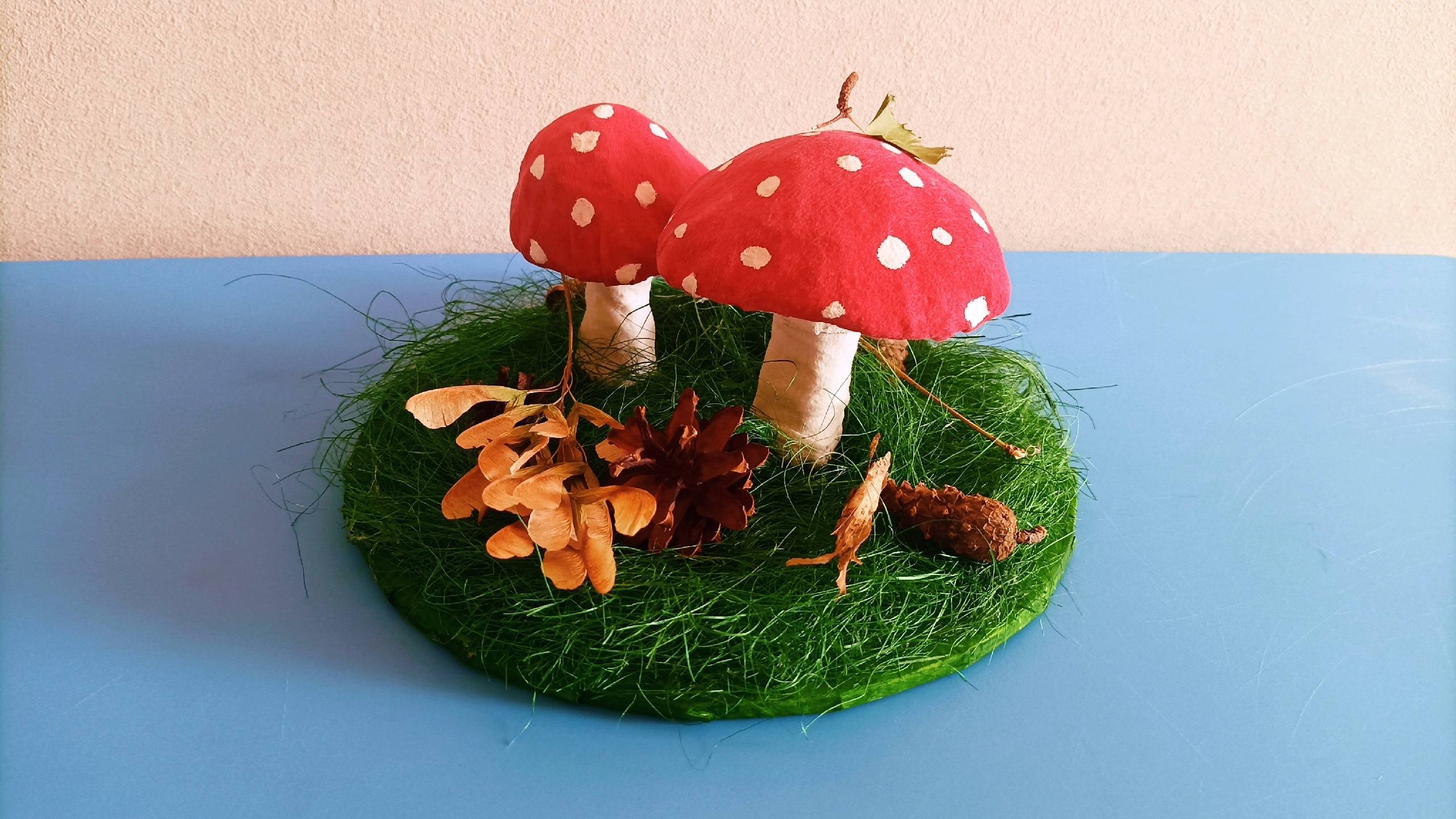 Осенняя поделка. Мухоморы. Поделка в детский сад. Поделка из природного материала. Поделка осень смотреть онлайн