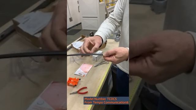 How To Prepare And Strip A Drop Cable - Strip Foam Wire Off Cable Drop