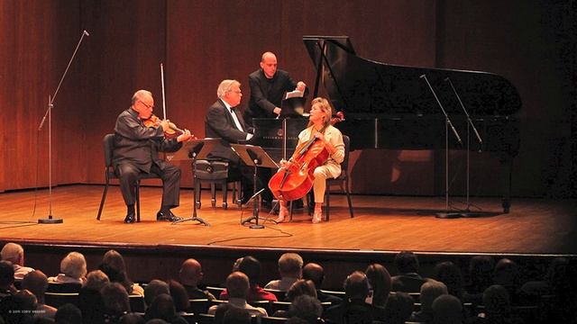 PreViews - Sharon Robinson Interview смотреть онлайн