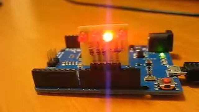 Arduino и 4 светодиода смотреть онлайн
