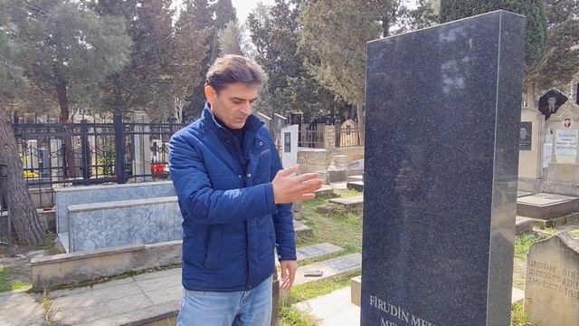 Məşhur aktyorun tapdaq altda qalan məzarı #vlog #artist #teacher #azerbaycan смотреть онлайн