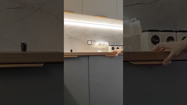 Видеообзор кухни угловой коллекции "Урбан", цвет Кремовый Шёлк и Серый Шёлк, Модуль - DKP.BY смотреть онлайн