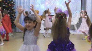 Новогодний утренник в детском саду