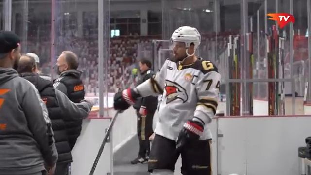 ПОДСЛУШАНО: ДОГОНЯЛКИ С «ТРАКТОРОМ» | Матч в Челябинске | Сезон 2021/22 | Авангард смотреть онлайн