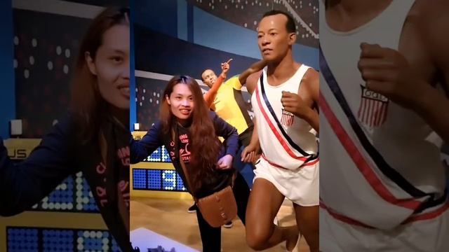 Madam Tussauds in London смотреть онлайн