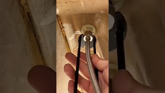 Секретный инструмент сантехника смотреть онлайн