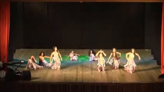 Michele Pletsch Danças Árabes - 11º Al Nur - Coreografia Tradicional Infantil смотреть онлайн