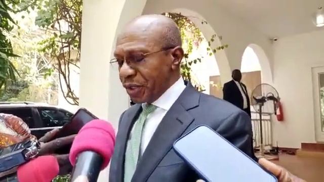 BREAKING: The Central Bank of Nigeria (CBN) has extended the deadline for the use of the old notes. смотреть онлайн