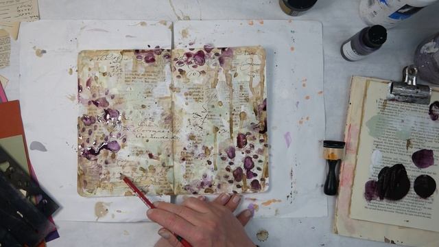 Triangle Leaves & Bean Toes Journal Page - Creating with My New Stencils! - StencilGirl Products смотреть онлайн