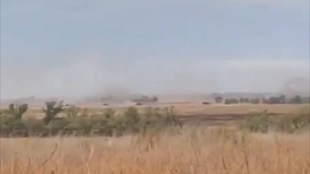 ⚡️СВО 18+ ВСУ снимают видео на телефон, как наша бронетехника берет в кольцо их позиции смотреть онлайн