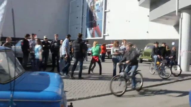 Выставка ретро-автомобилей в Тюмени - 2 мая 2015 смотреть онлайн