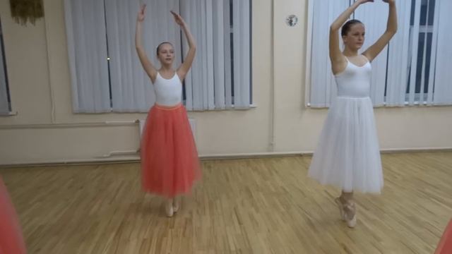 Хореографический ансамбль ЮГОРИЯ, Вальс, март 16 смотреть онлайн