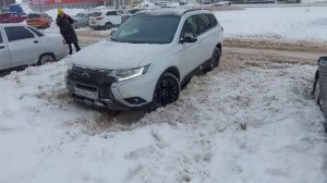 Mitsubishi Outlander 3 поездка по городу после снегопада
