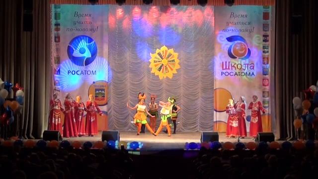 Анамбль "Морошка" и театр мод - "Подъезжали мы под село" смотреть онлайн