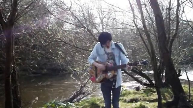 Lovers Turn to Monsters- "My Dad doesn't really like my interests..." (live in Kelvingrove) смотреть онлайн