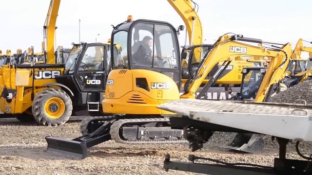 Мини-экскаватор JCB 8035 ZTS смотреть онлайн