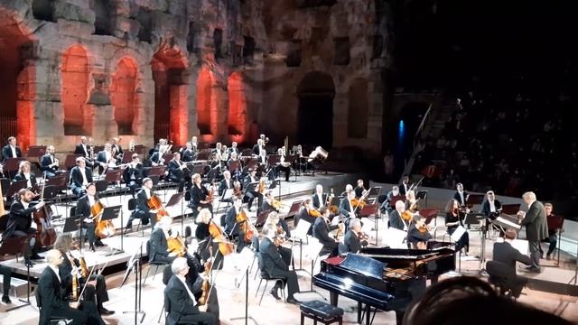 Tchaikovsky Symphony Orchestra - "Waltz Of The Flowers - Nutracker" смотреть онлайн