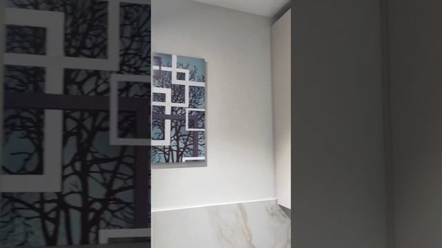 1.5 часа вешал картины. пока высчитал все расстояния 🤣 смотреть онлайн