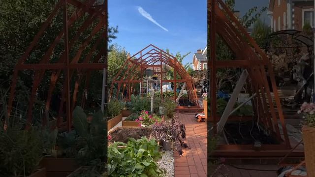 Скоро тут будет бассейн!
Оставила одну теплицу, устала работать в двух смотреть онлайн