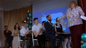 Трогательная, смешная сценка на последний звонок, выпускной. Ответное слово 9,11 класс. день учителя