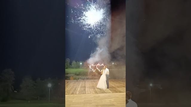 двойное огненное сердце фонтаны и салют смотреть онлайн