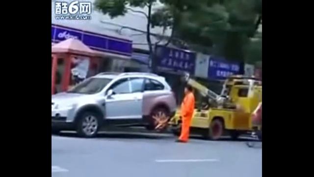 Женщина за рулем — это сногсшибательная женщина! смотреть онлайн