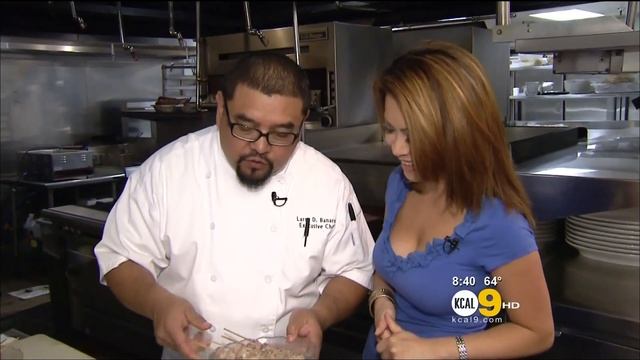 BONUS: Leyna Nguyen Food Segment in Slow Motion 2011/06/29 смотреть онлайн