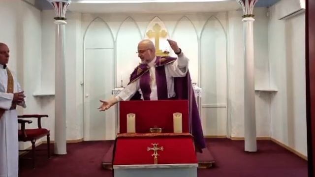 موعظة قداس تذكار القديسة مريم العذراء من رعية مريم العذراء في مدينة يونشوبنك السويدية 15/5/2021 смотреть онлайн