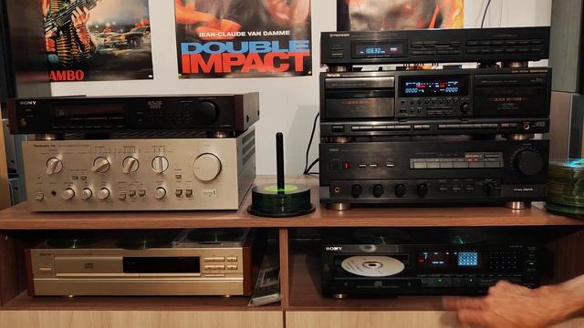 Такого, ни один продавец аппаратуры не сделает и не покажет . Sony CDP-337ESD смотреть онлайн