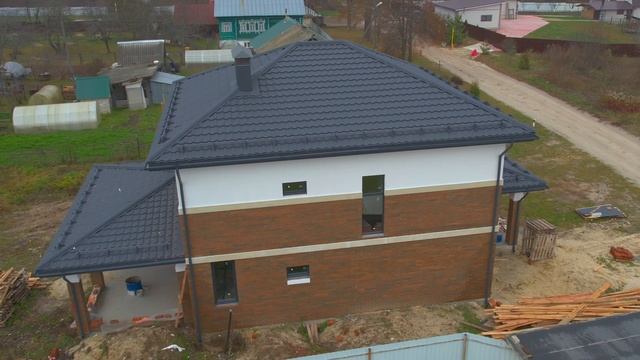 Дом с двумя террасами