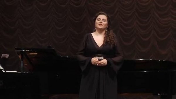 Irina Churilova sings Casta Diva Aprill, 2016