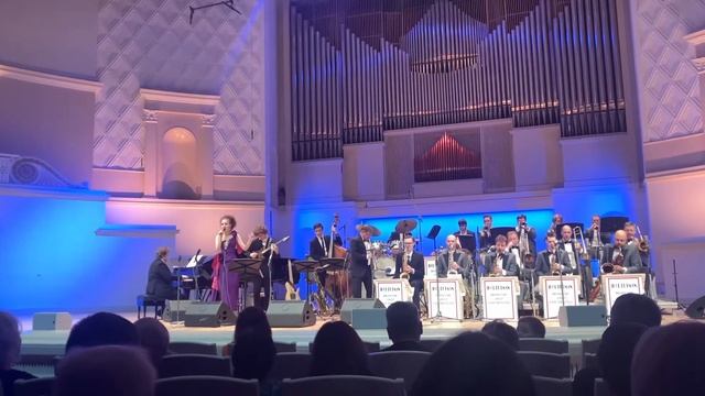 “Undecided” (Charlie Shavers) - Сандра Фракенберг и МДО под управлением Игоря Бутмана смотреть онлайн