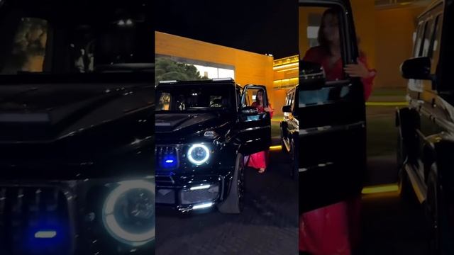 Анна Седокова в латексном плаще ошарашила публику смотреть онлайн