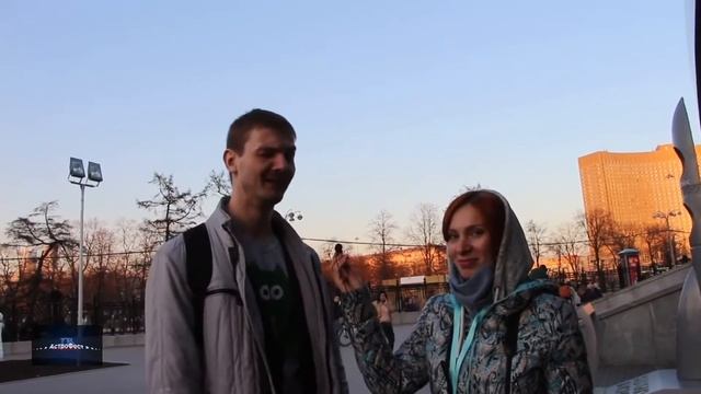 Вырезка 2 из видео Тротуарка музей космонавтики 17.04.2016 смотреть онлайн