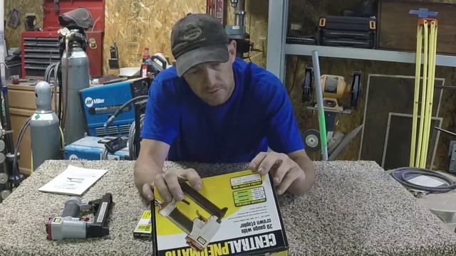 Harbor Freight staple gun REVIEW Central Pneumatic #68029 смотреть онлайн