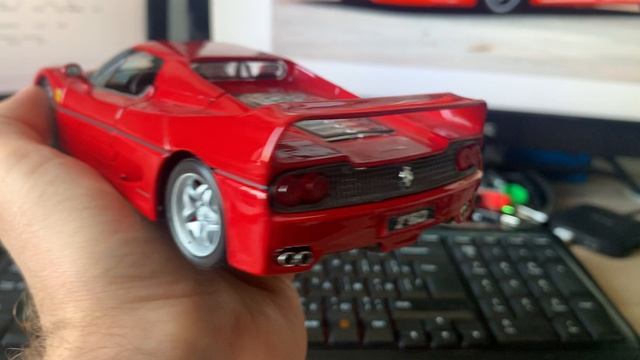 Обзор модели Ferrari F50 в масштабе 1:24 от Bburago смотреть онлайн