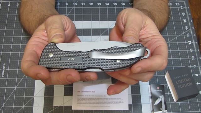 Limited Edition Victorinox Alox Hunter Pro Thunder Gray смотреть онлайн