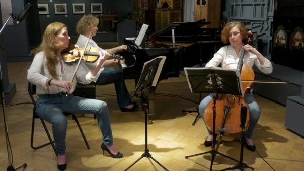 28.12.2020 J. Haydn 'Piano Trio in G'- Rondo all'Ongarese (T. Gromtseva, Y. Bossert &  M. Marchenko